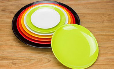 觸目驚心!你還在用塑料碗吃飯嗎?趕緊消毒!