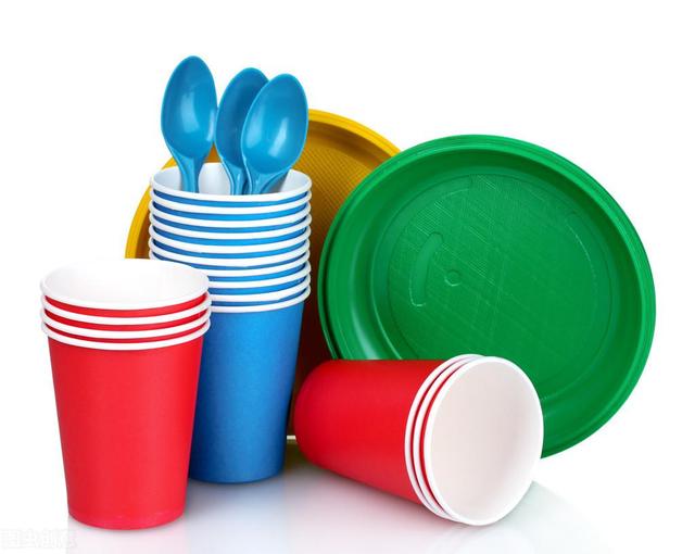 廢塑料制品污染危害大,垃圾山過百年后,真的能成&ldquo;山&rdquo;嗎?